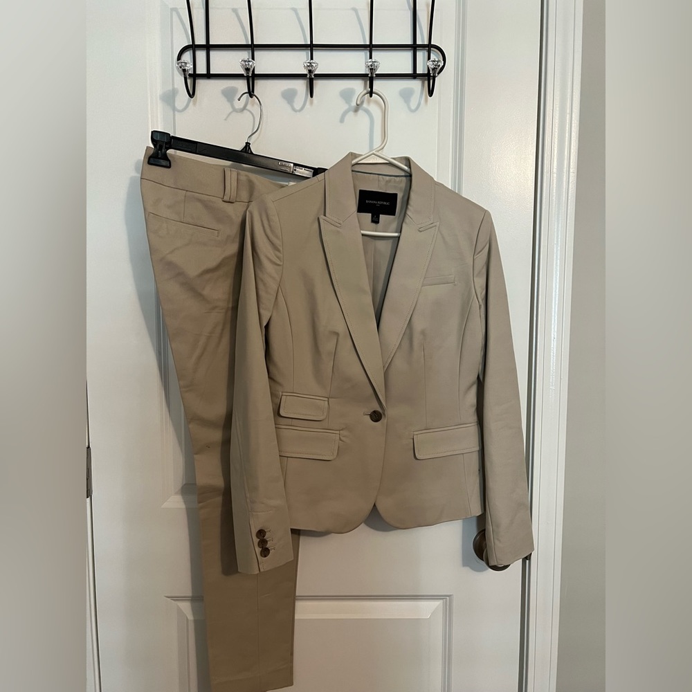 Tan Banana Republic Suit (Martin Fit) Jacket: 2 Pants: 2S